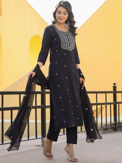Dhiyona KL Women Floral Embroidered Regular Kurta with Trousers & With Dupatta