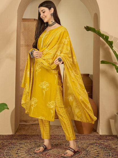 Women Floral Printed Regular Mirror Work Kurta with Trousers & With Dupatta