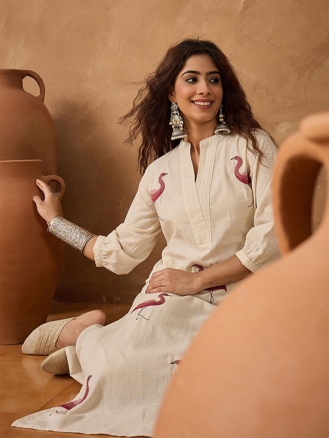Off White Women Ethnic Motifs Embroidered Regular Thread Work Kurta with Trousers