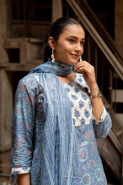 Dhiyona KL Floral Printed Round Neck Sequinned Pure Cotton Kurta With Trousers & Dupatta