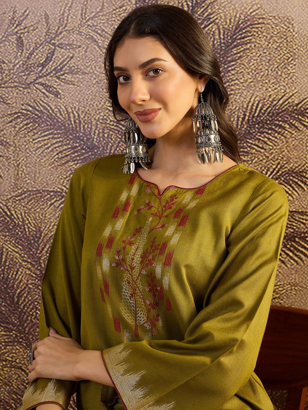 Yoke Design Straight Kurta With Trousers