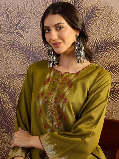 Yoke Design Straight Kurta With Trousers