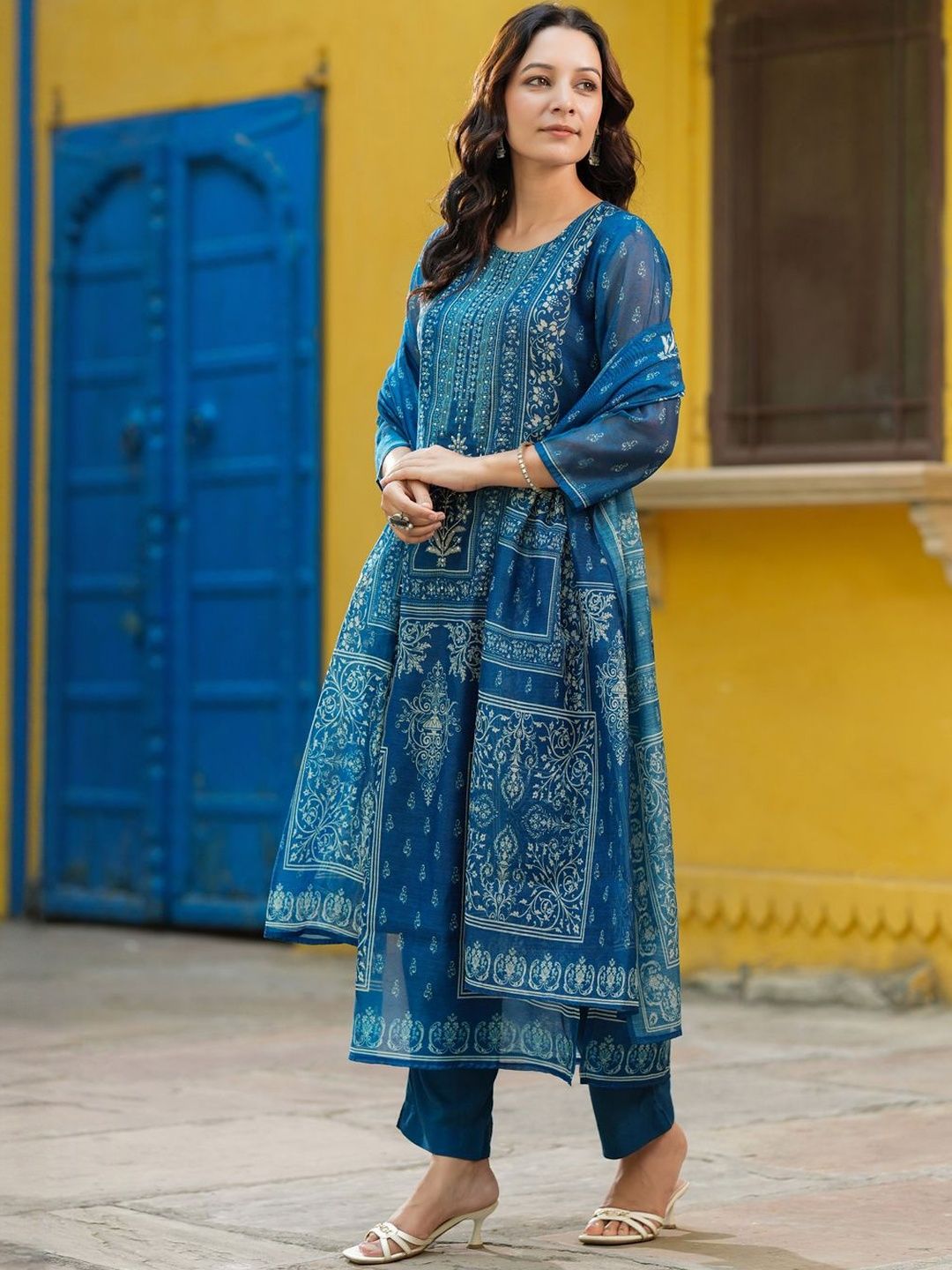 Dhiyona RR Women's Ethnic Motifs Printed Kurta with Trousers & Dupatta
