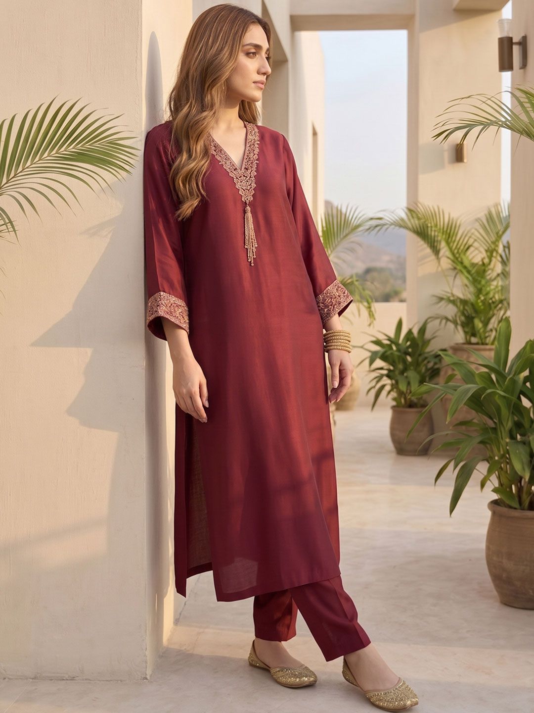 Maroon Women Ethnic Motifs Embroidered Regular Thread Work Kurta with Trousers
