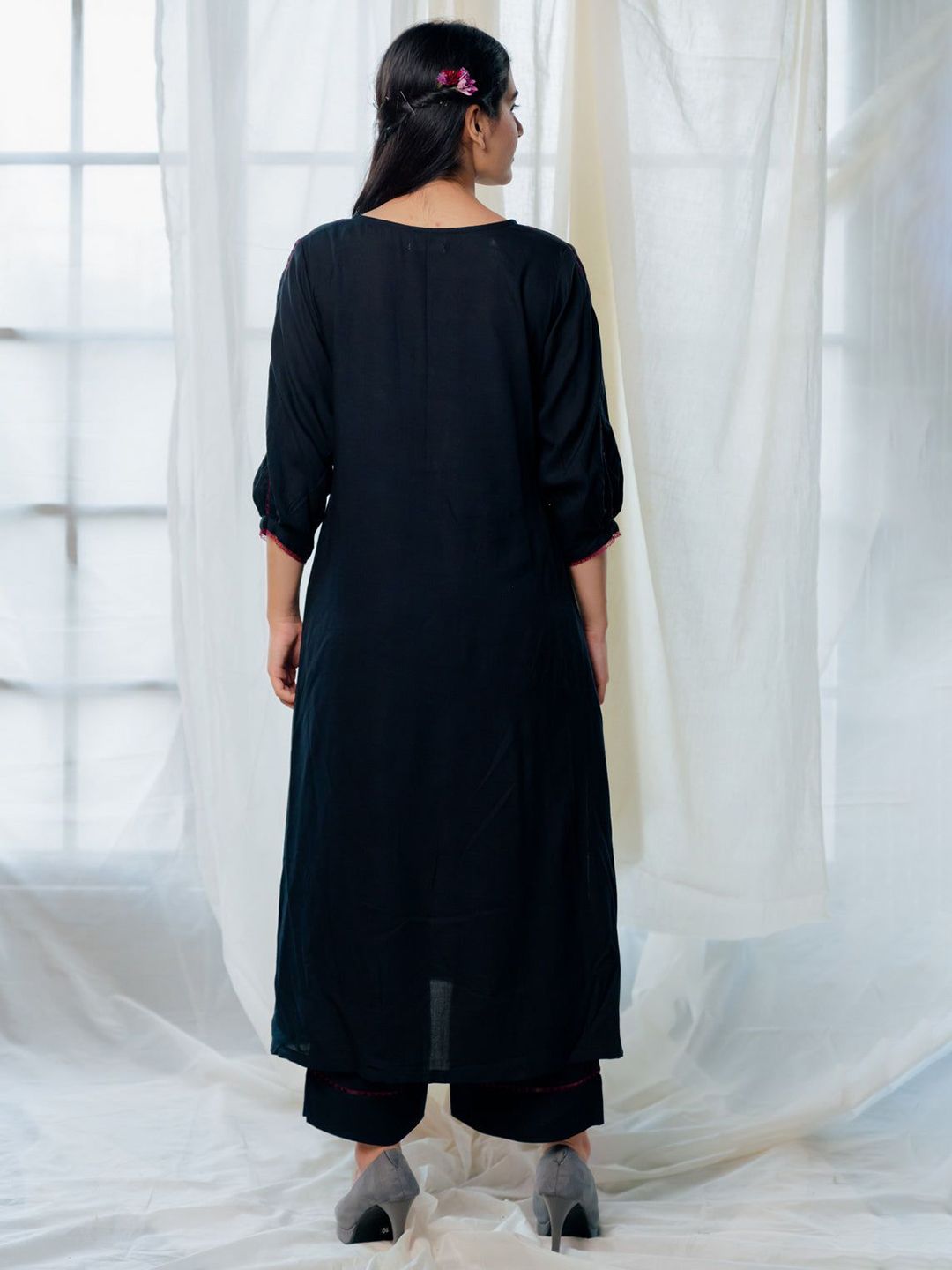 Dhiyona KL V-Neck Straight Panelled Kurta With Palazzos & Dupatta