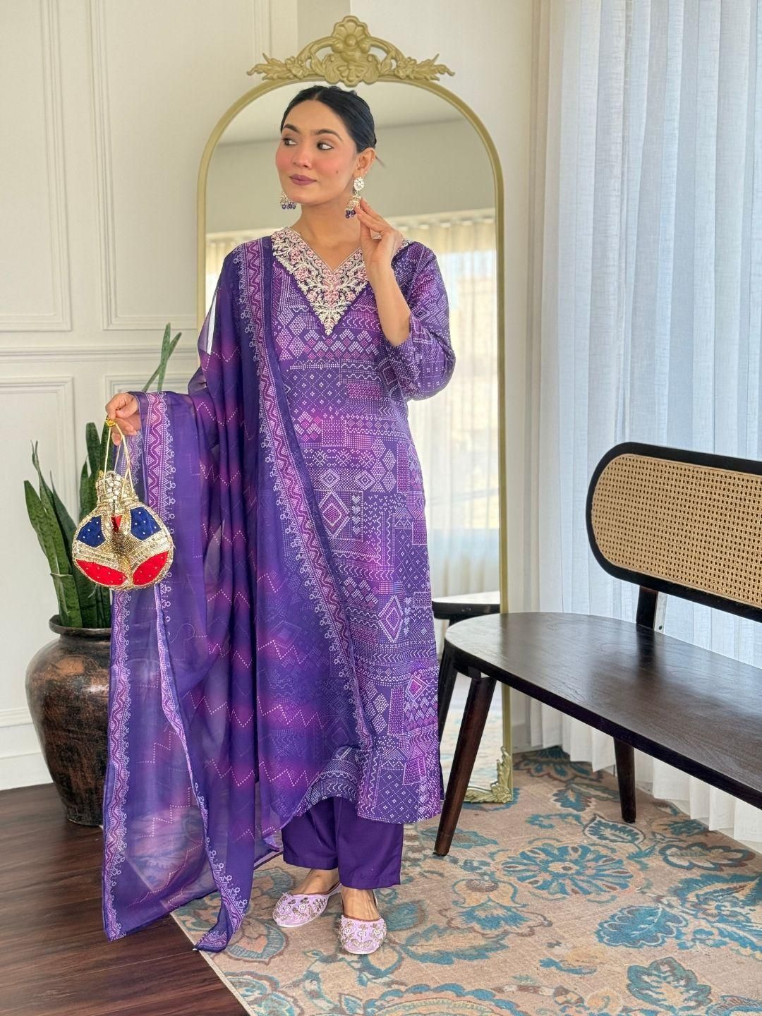 Dhiyona KL Women Embroidered Straight Kurta Set