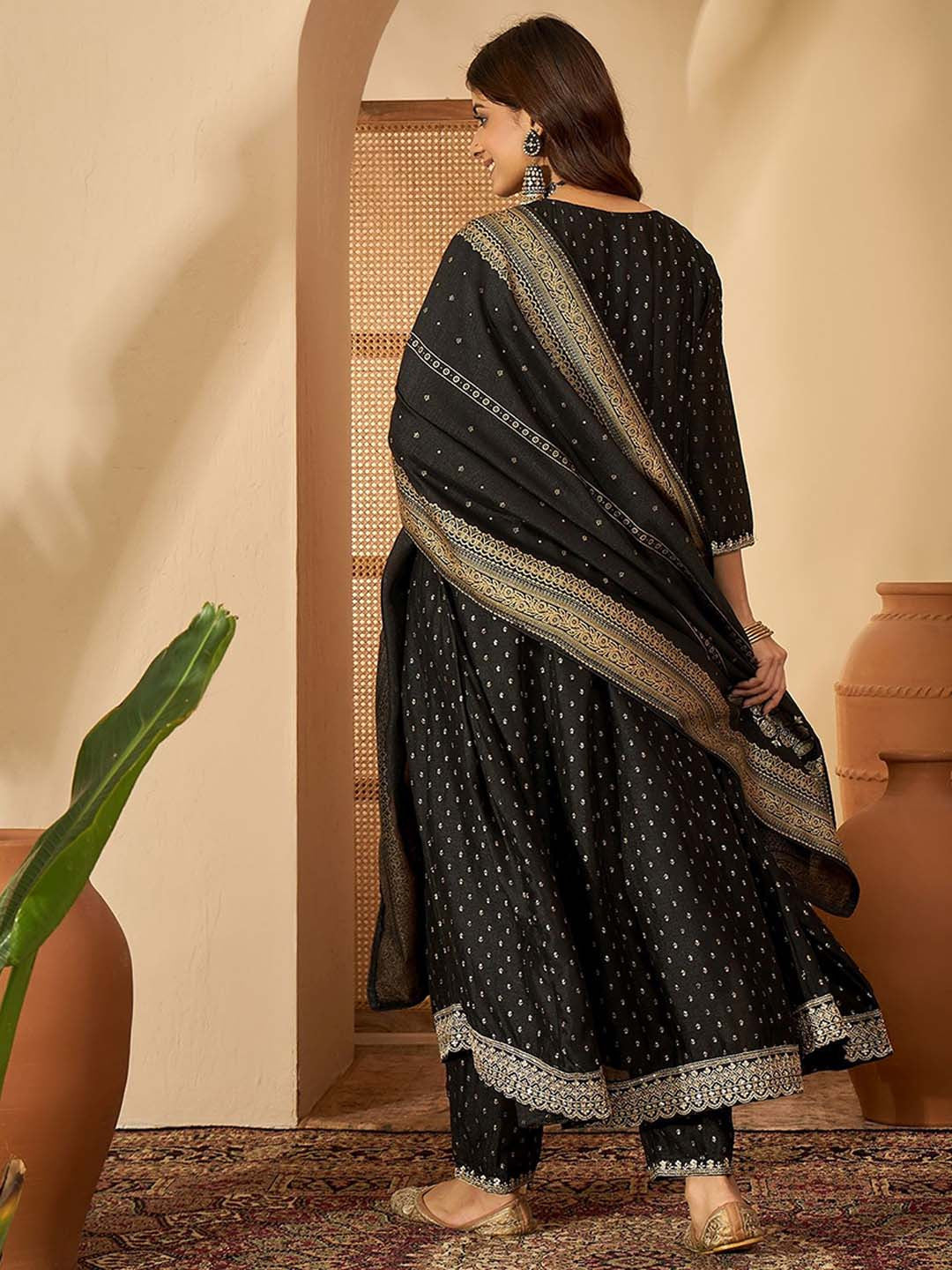 Women Ethnic Motifs Printed Kurta with Churidar & Dupatta
