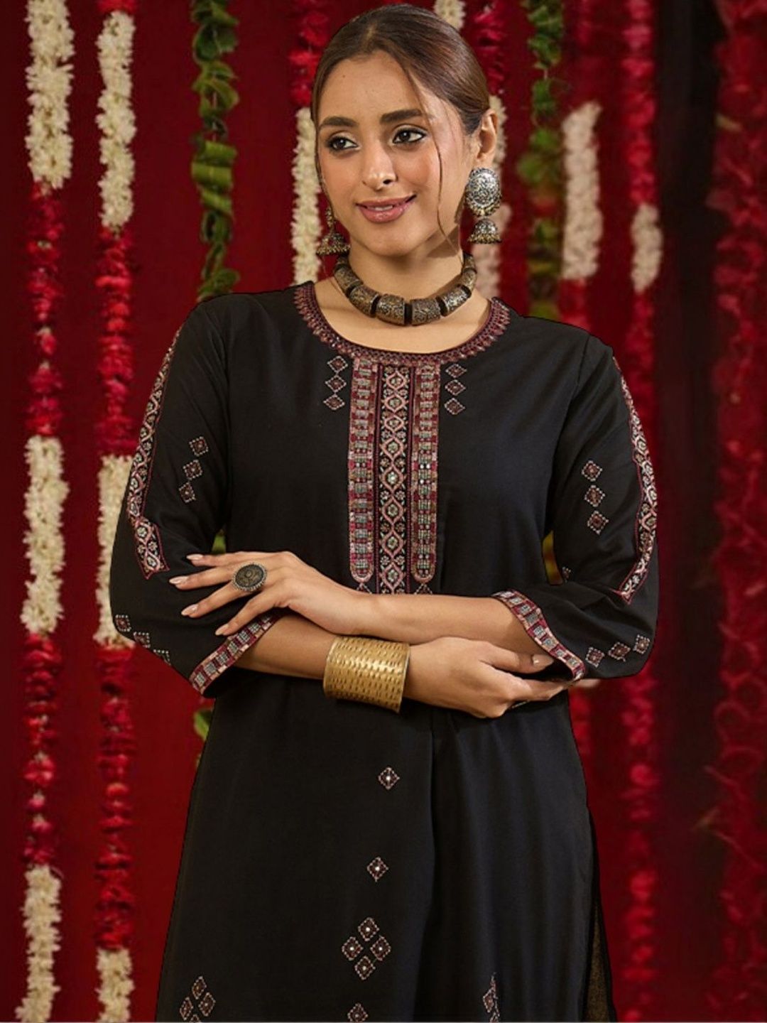 Dhiyona IE Women Ethnic Motifs Embroidered Regular Thread Work Kurta with Trousers