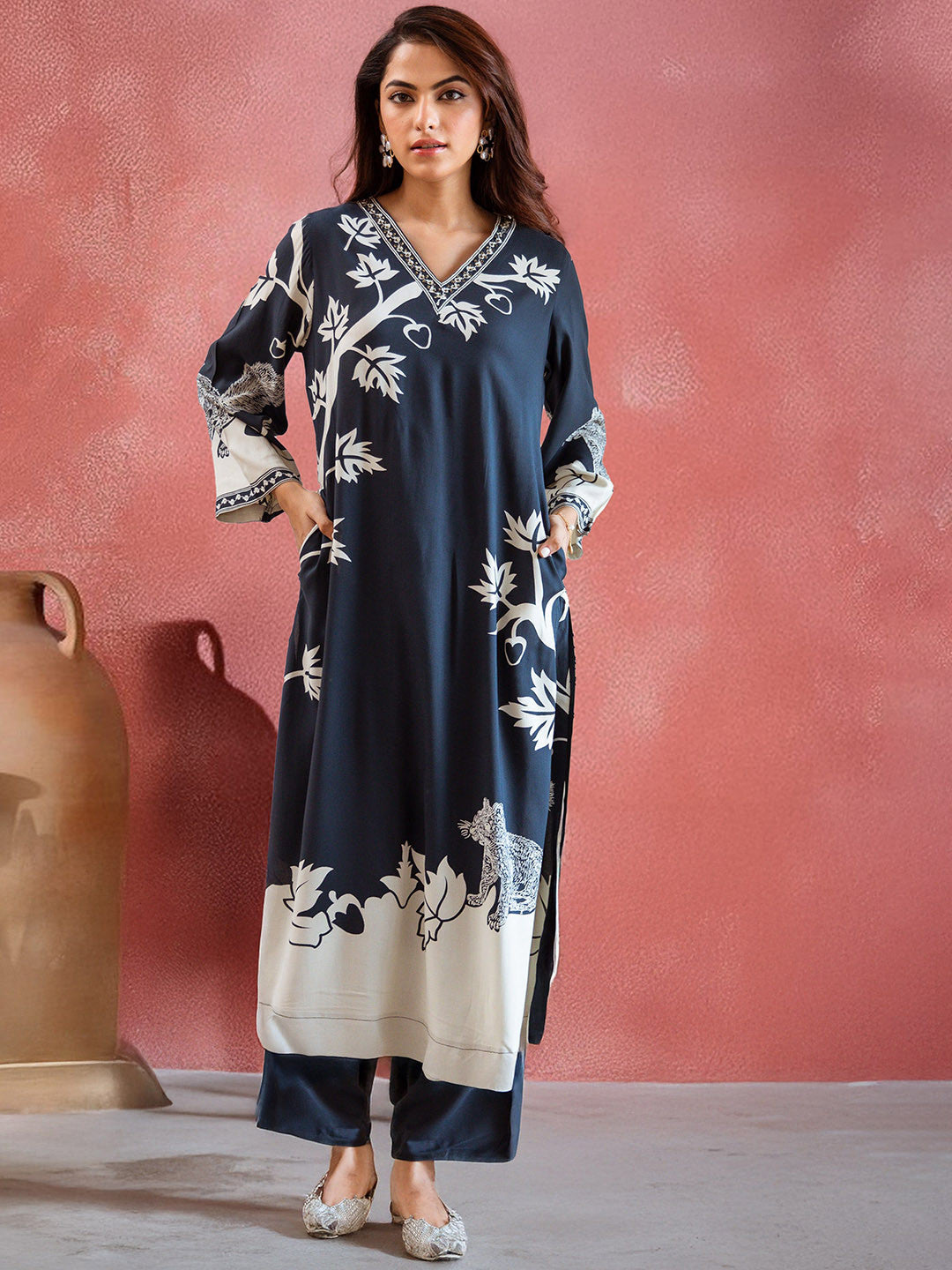 Women Printed Straight Kurta Set