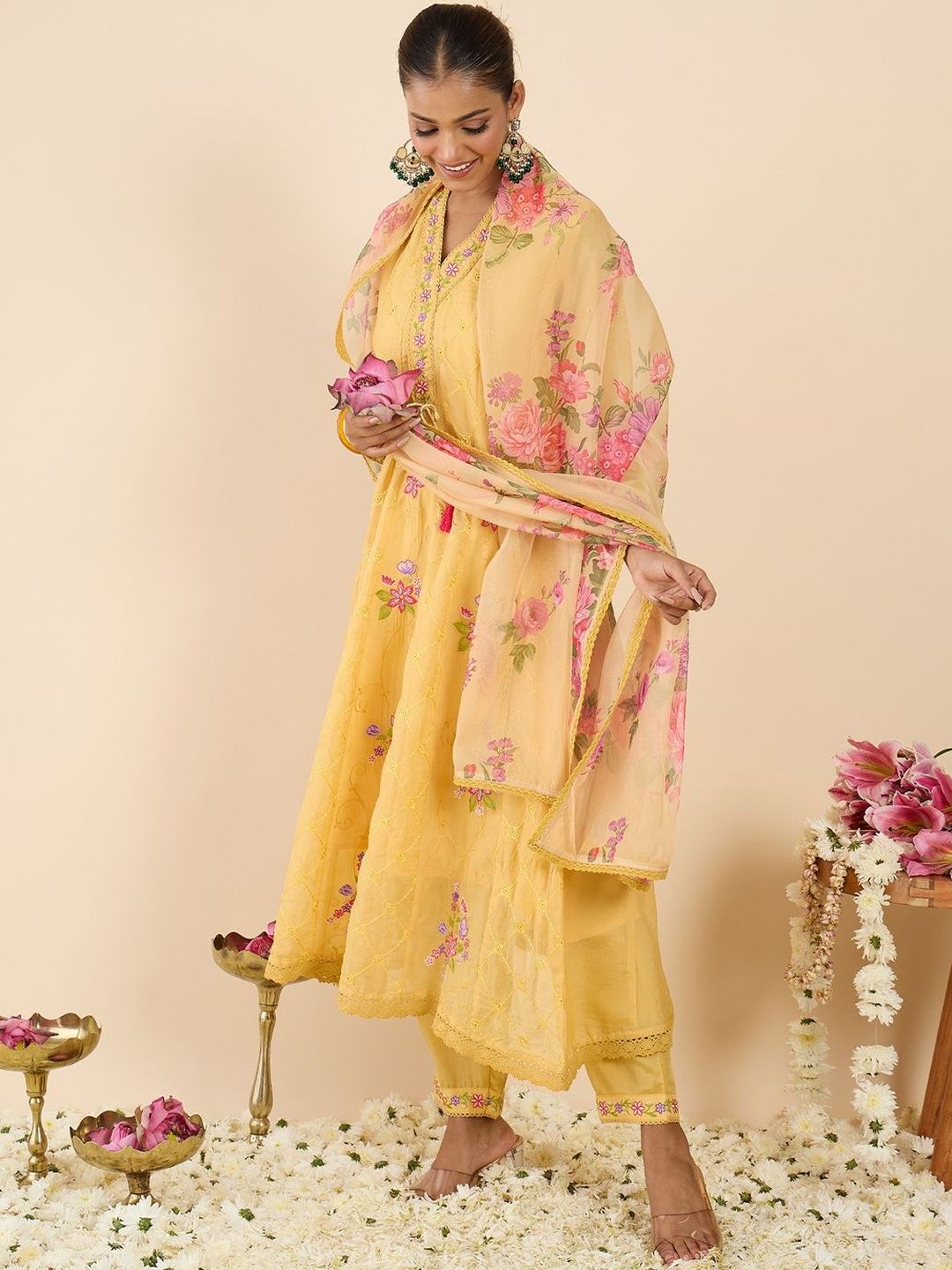 Dhiyona IE Women Floral Embroidered Panelled Thread Work Kurta with Trousers & With Dupatta