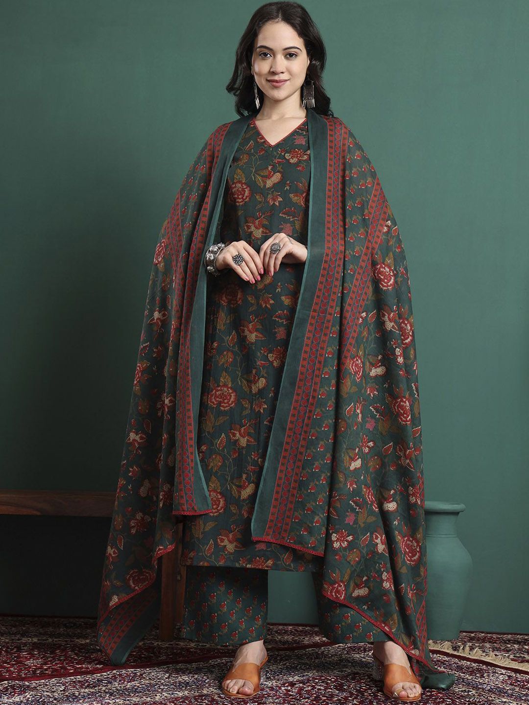 Dhiyona KL Women Floral Printed Cotton Kurta with Trousers & Dupatta
