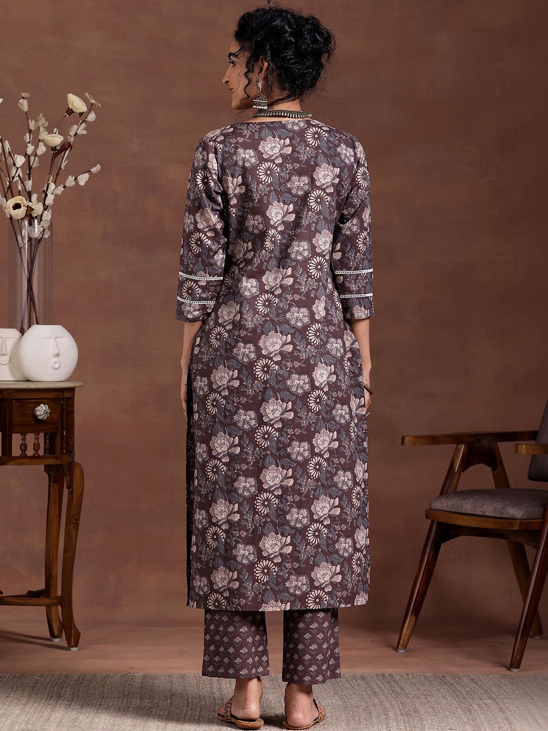Women Floral Printed Regular Kurta with Trousers