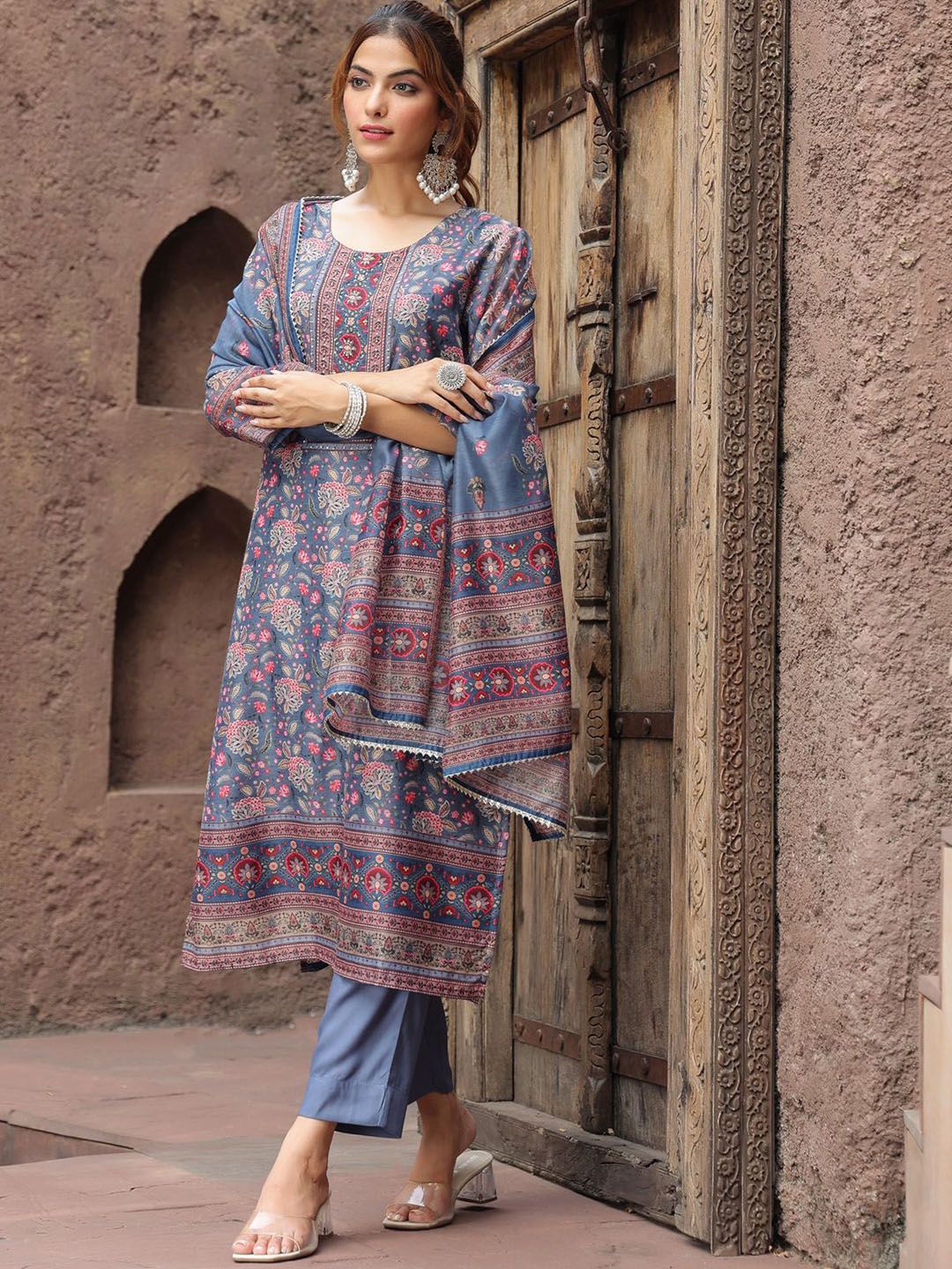 Dhiyona RR Women's Floral Printed Beads And Stones Straight Kurta With Trousers & Dupatta