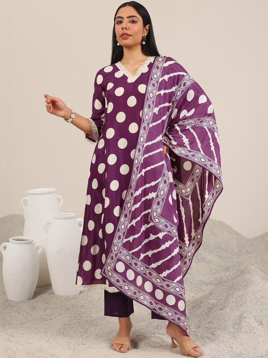 Women Floral Printed Regular Kurta with Trousers & With Dupatta