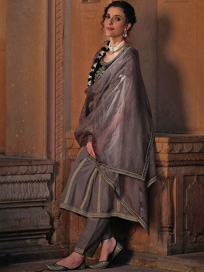Dhiyona CH Women Ethnic Motifs Embroidered Regular Thread Work Kurta with Trousers & With Dupatta