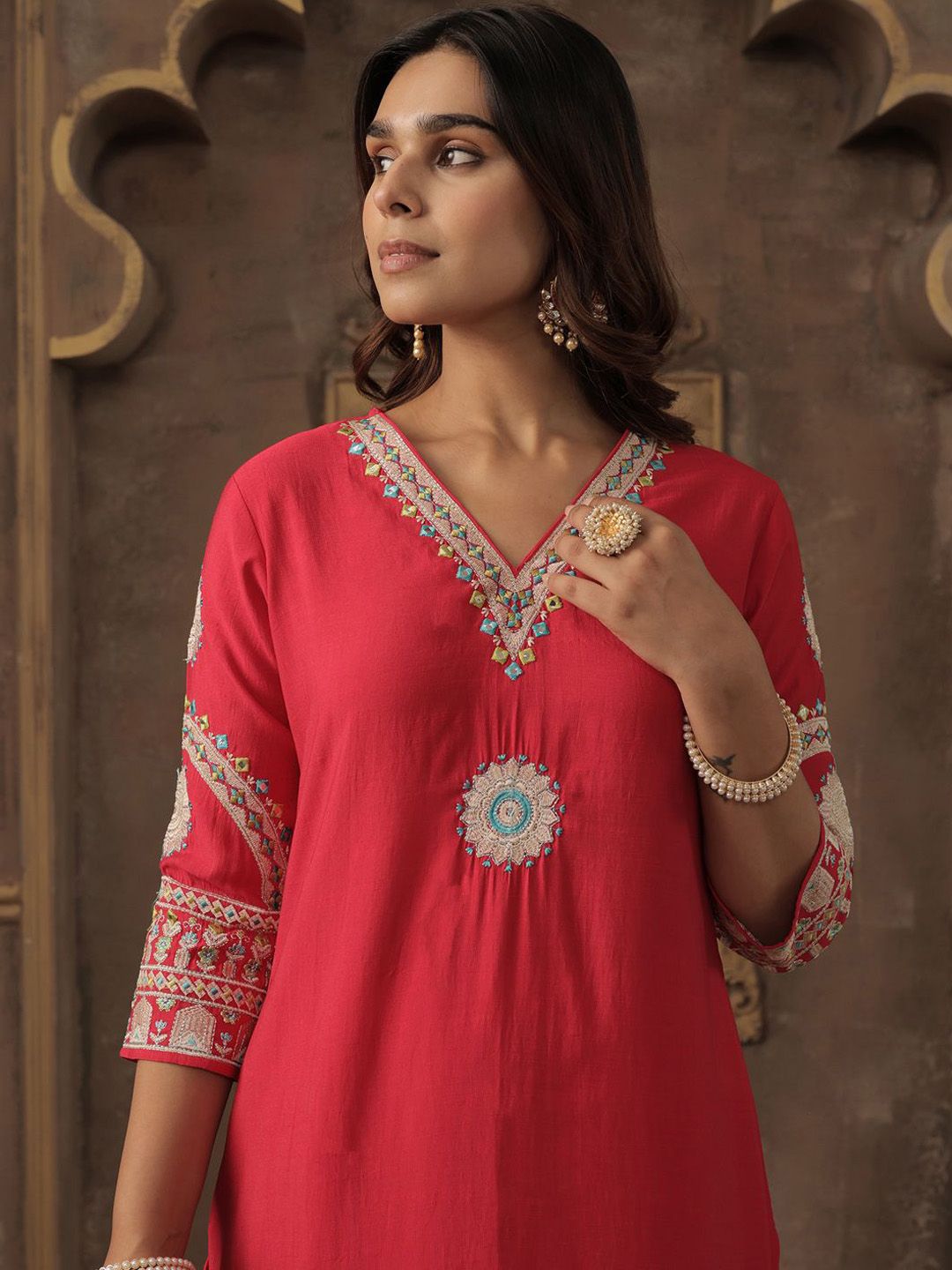 Dhiyona IE Floral Embroidered V-Neck Mirror Work Straight Kurta With Trousers