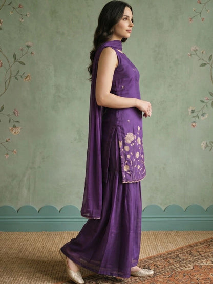 Women Floral Embroidered Regular Thread Work Kurta with Sharara & With Dupatta