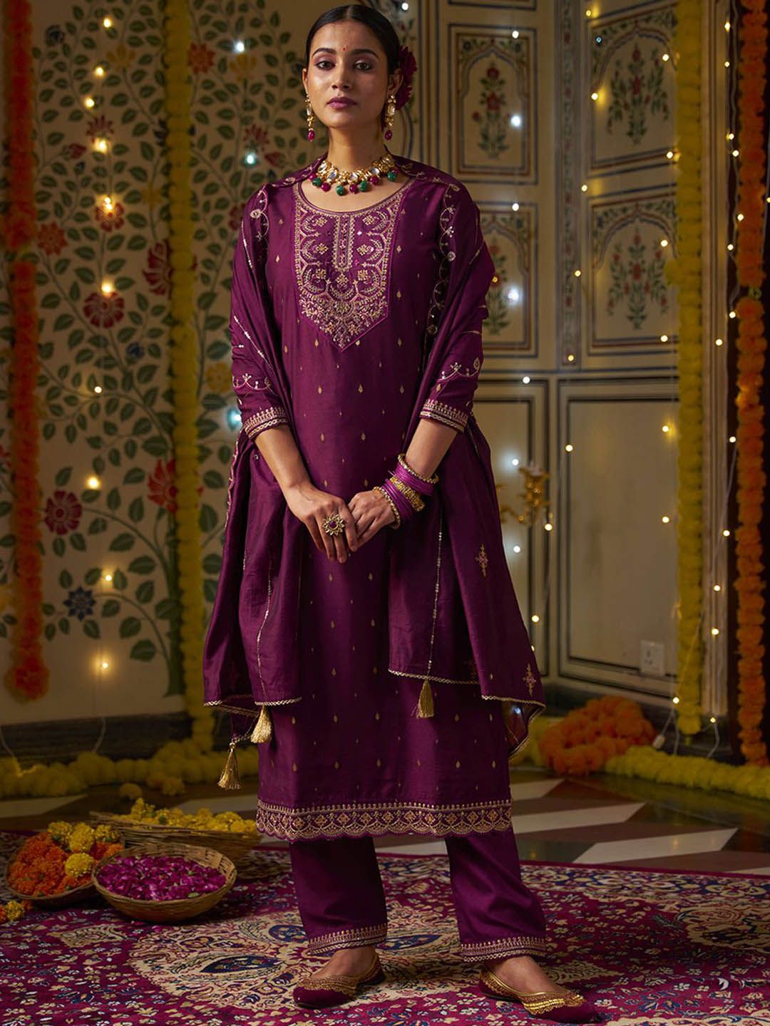 Dhiyona CH Women Floral Embroidered Kurta with Trousers & Dupatta