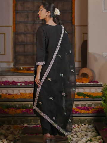 Women's Black Straight Embroidered Kurta Trousers With Dupatta Set