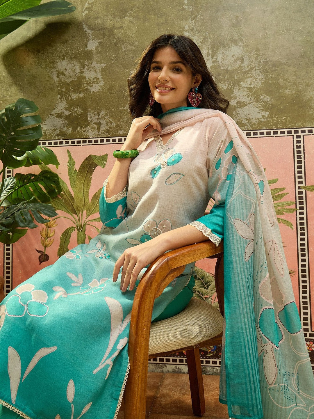 Women Floral Printed Regular Thread Work Linen Kurta with Trousers & With Dupatta