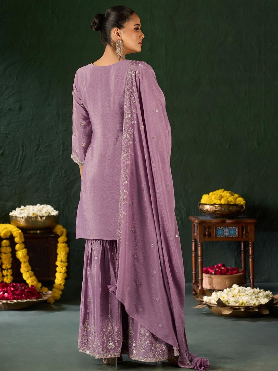Dhiyona KL Women Embroidered Thread Work Kurta With Sharara & With Dupatta