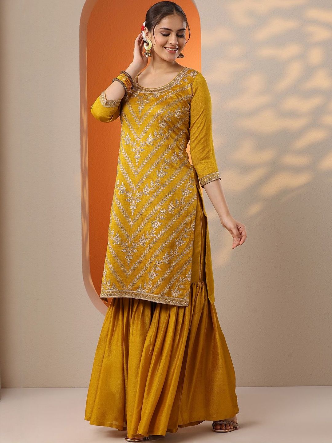 Dhiyona LL Women Ethnic Motifs Printed Kurti with Sharara & Dupatta