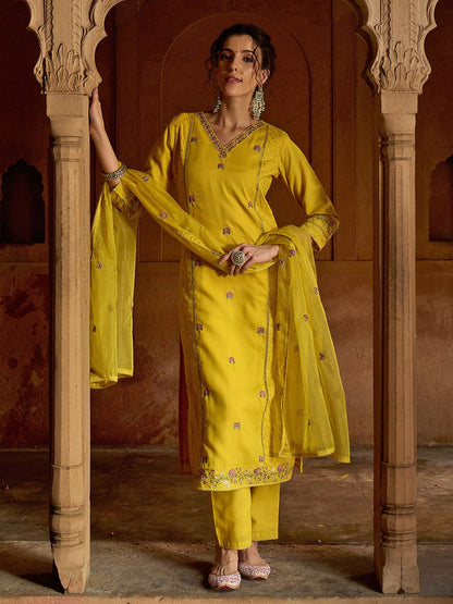 Dhiyona CH Floral Embroidered V-Neck Thread Work Straight Kurta With Solid Trousers & Dupatta
