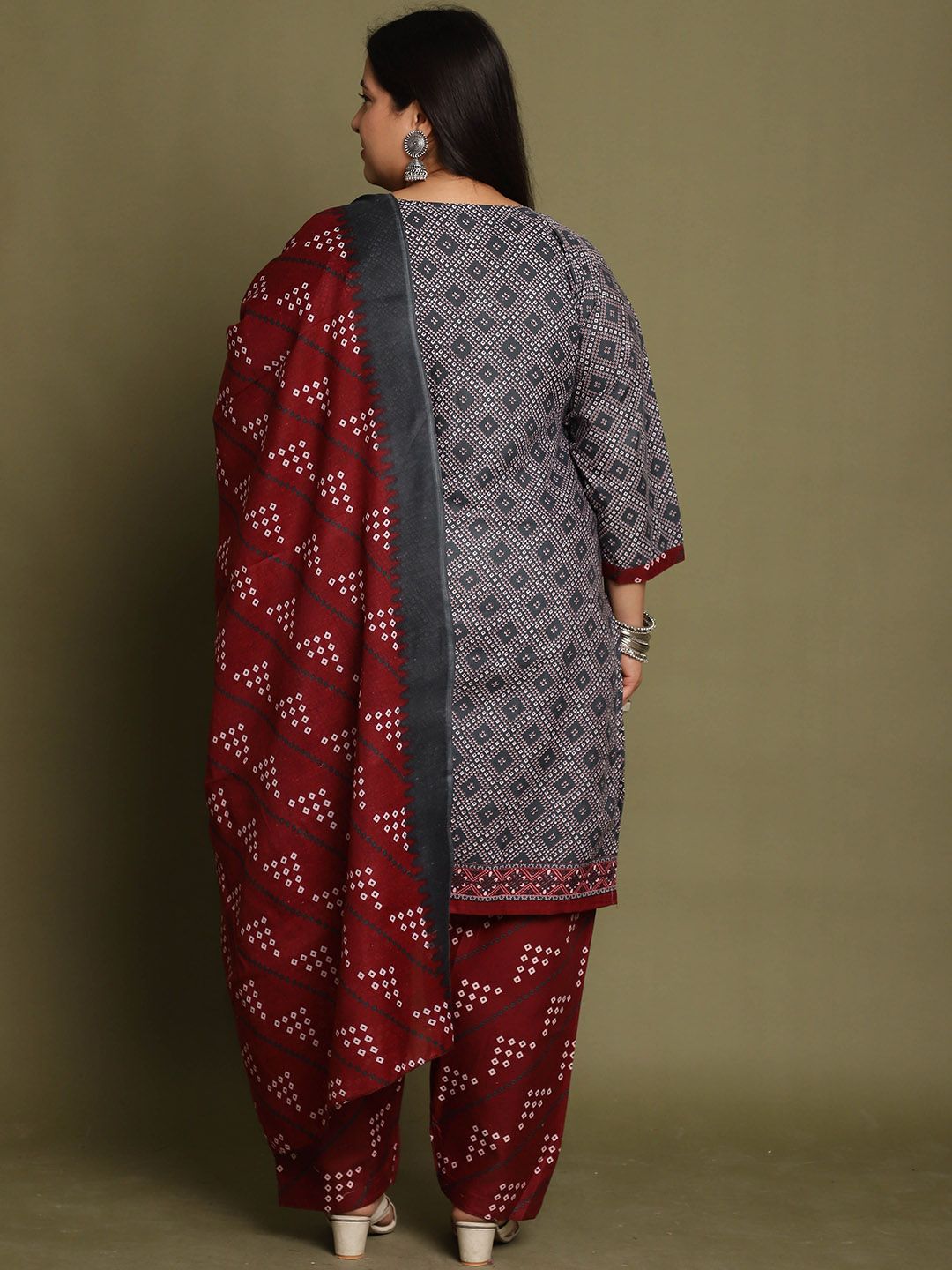 Dhiyona KL Women Plus Size Geometric Printed Kurta with Salwar & Dupatta