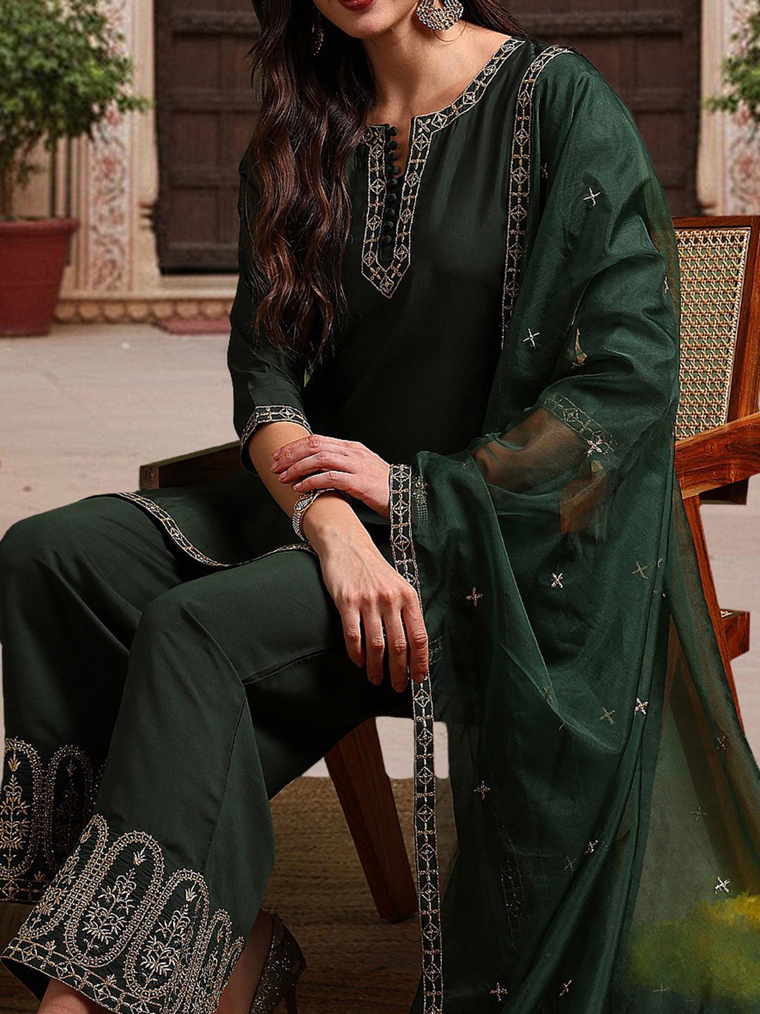 Dhiyona KL Ethnic Motifs Embroidered Notched Neck Straight Kurti with Palazzos & With Dupatta