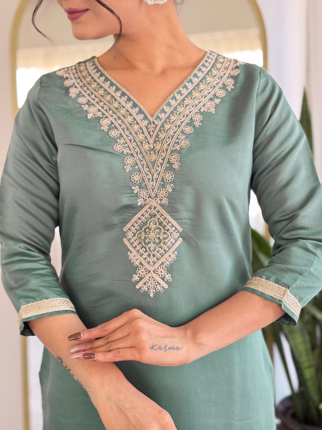Dhiyona KL Yoke Design V-Neck Straight Kurta With Trousers And Dupatta