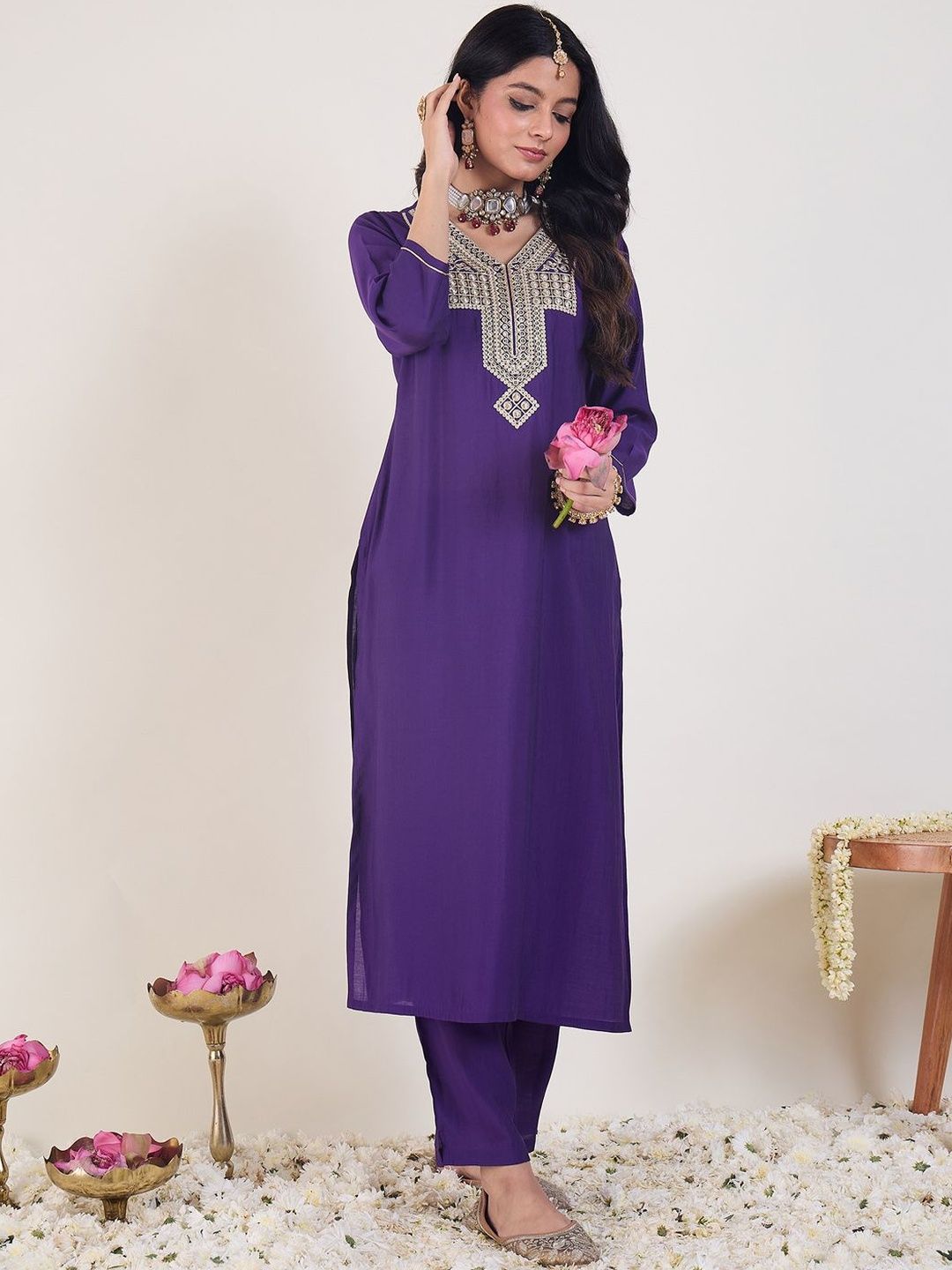 Ethnic Motifs Embroidered Thread Work Kurta With Trouser