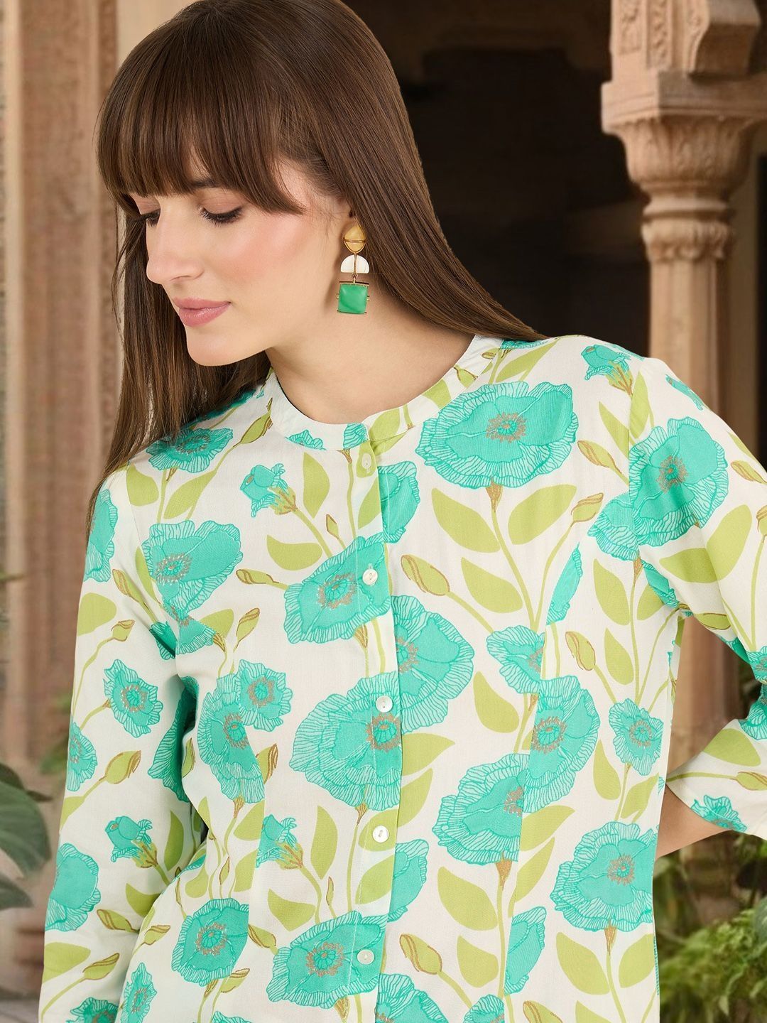 Women Floral Printed Regular Kurta with Trousers