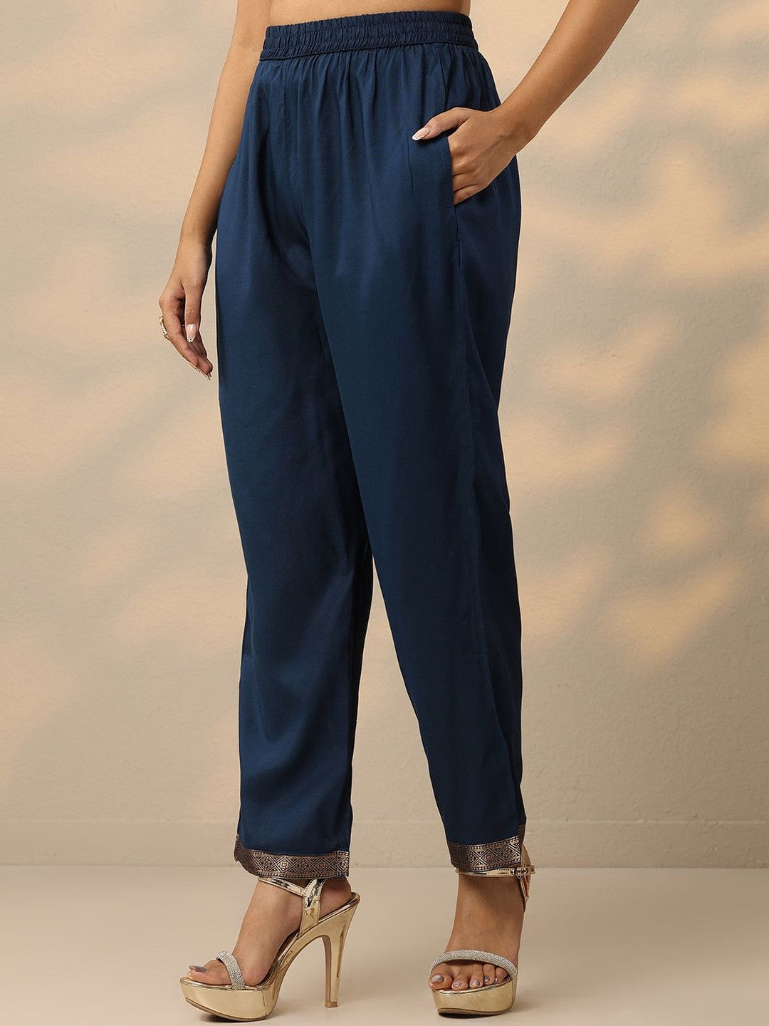 Women Solid Printed Kurta with Trouser
