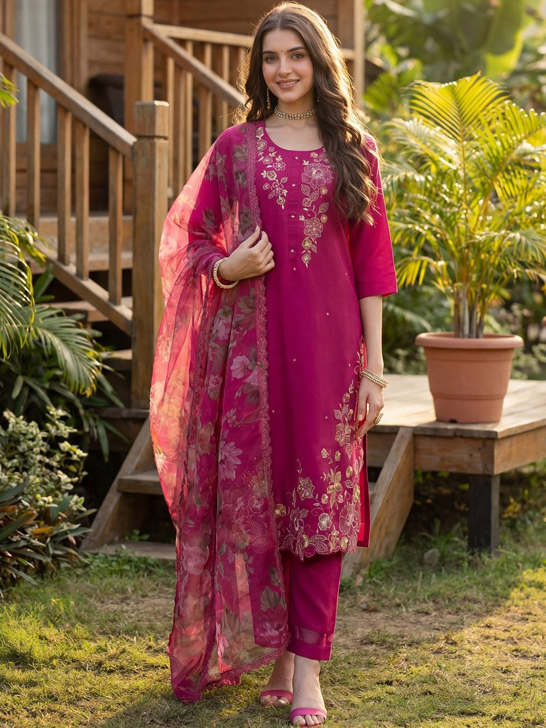 Women Floral Embroidered Regular Thread Work Liva Kurta with Trousers & With Dupatta