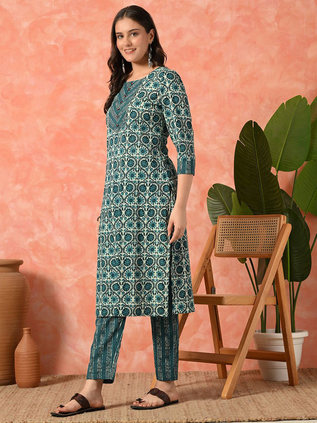 Women Floral Printed Pure Cotton Kurta With Trousers Set