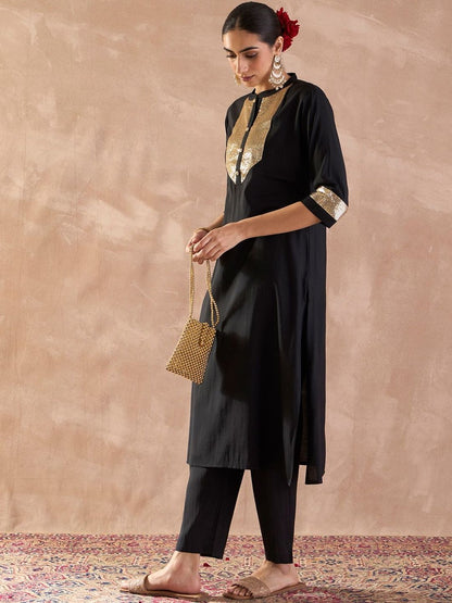 Dhiyona IE Embroidered Mandarin Collar Tunic With Trousers