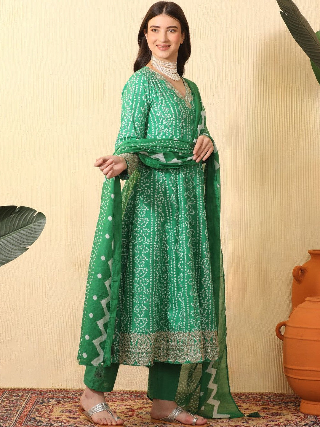 Women Bandhani Printed Empire Thread Work Pure Cotton Kurta with Trousers & With Dupatta
