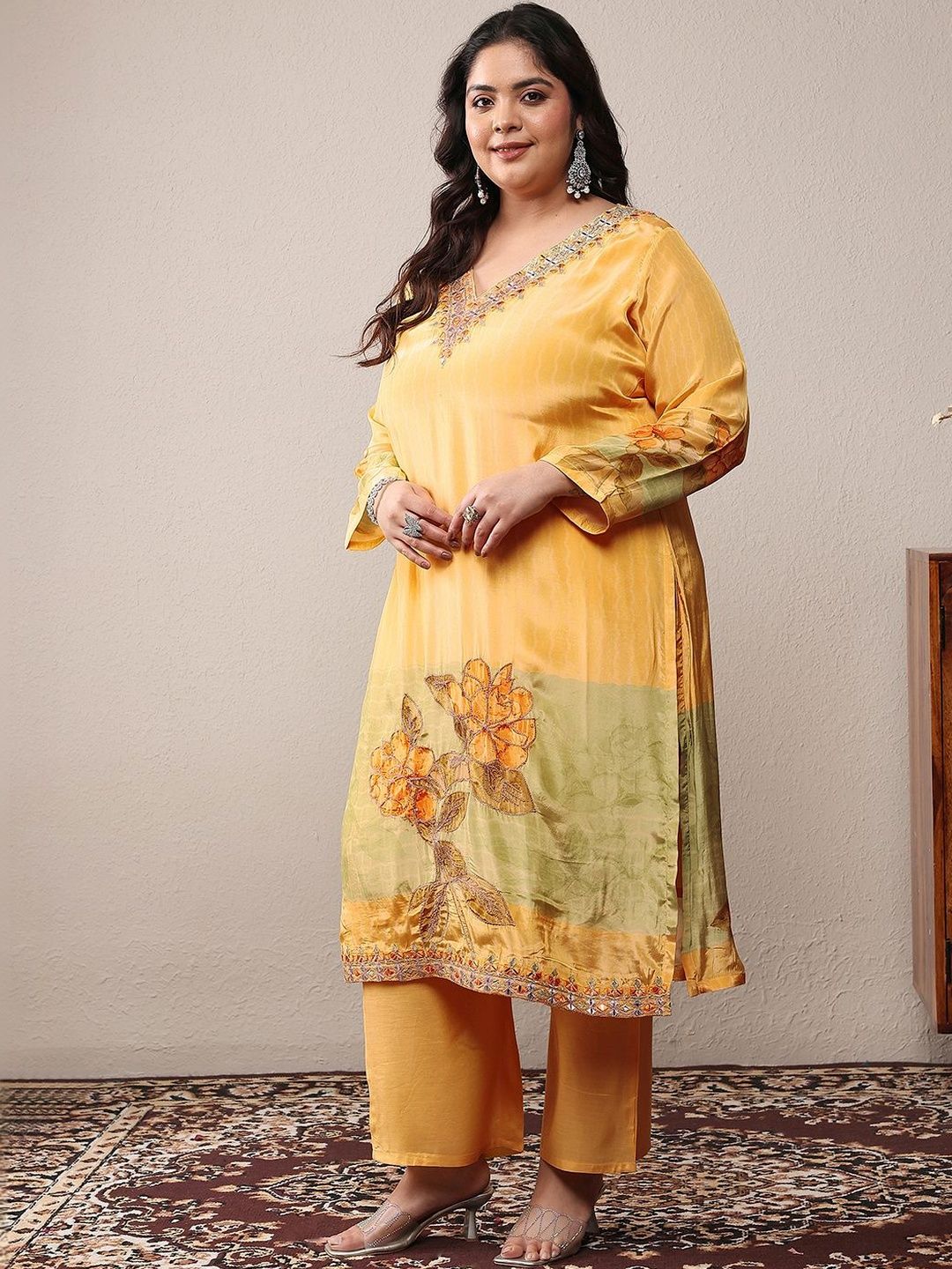 Dhiyona Women's Plus Size Floral Printed Silk Crepe Kurta with Trousers & Dupatta