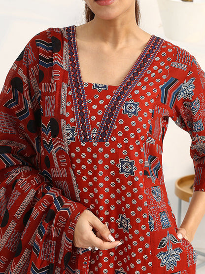 Women Ethnic Motifs Printed Regular Cotton Blend Kurta with Trousers & With Dupatta