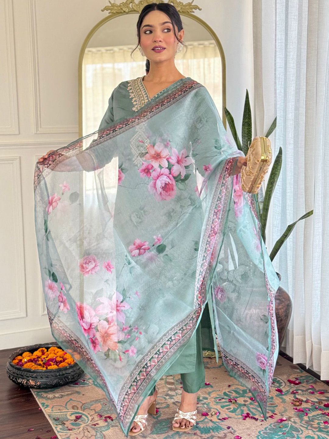 Dhiyona KL Yoke Design V-Neck Straight Kurta With Trousers And Dupatta