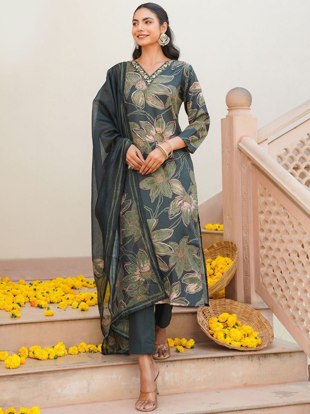 Dhiyona KL Floral Printed V-Neck Straight Kurta With Trousers And Dupatta