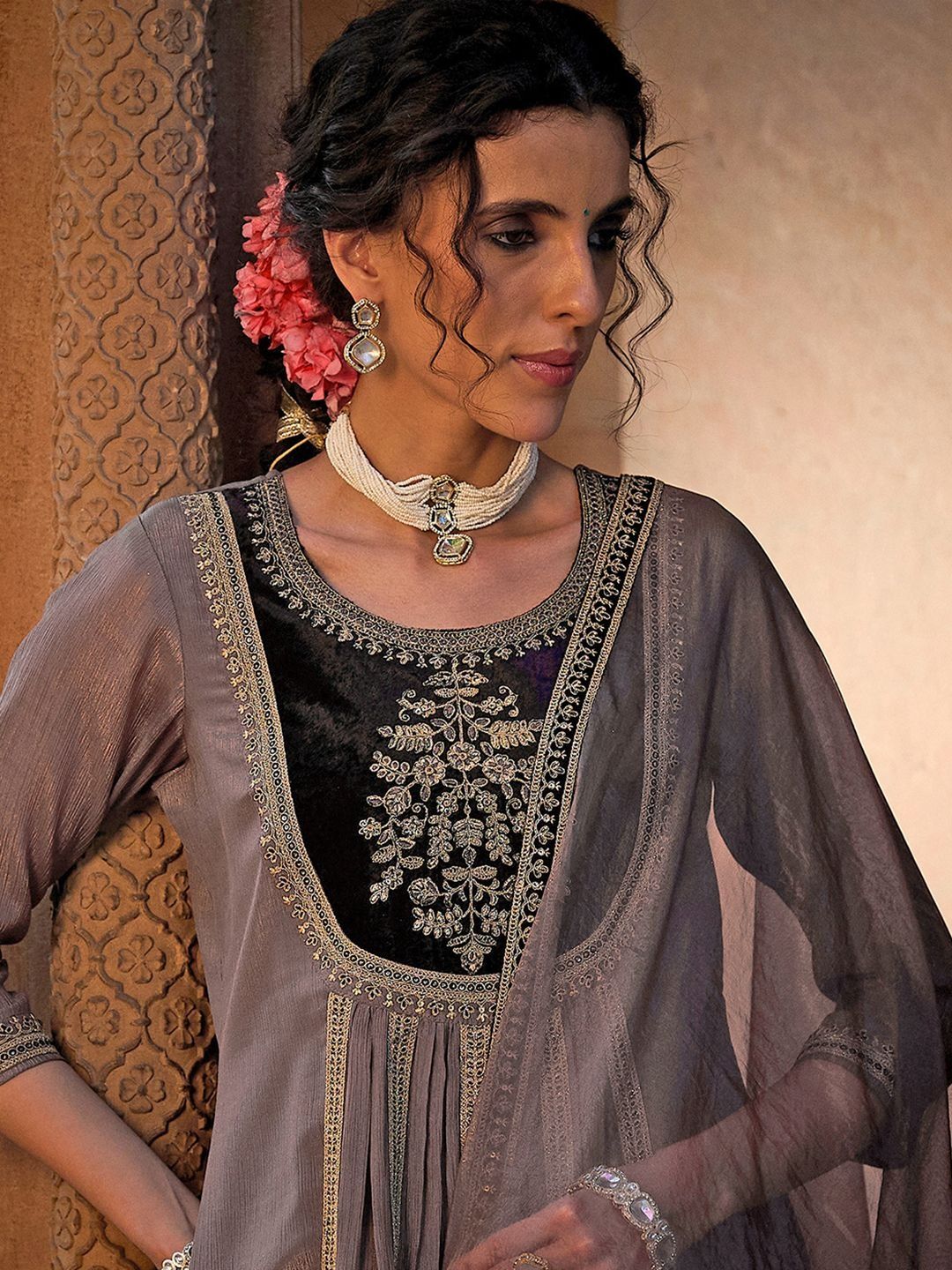 Dhiyona CH Women Ethnic Motifs Embroidered Regular Thread Work Kurta with Trousers & With Dupatta