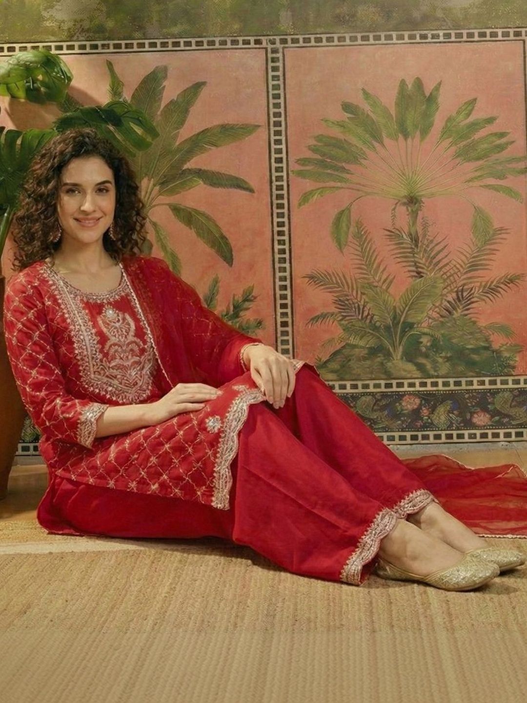 Dhiyona SN Embroidered Round Neck Straight Kurta & Palazzos With Dupatta