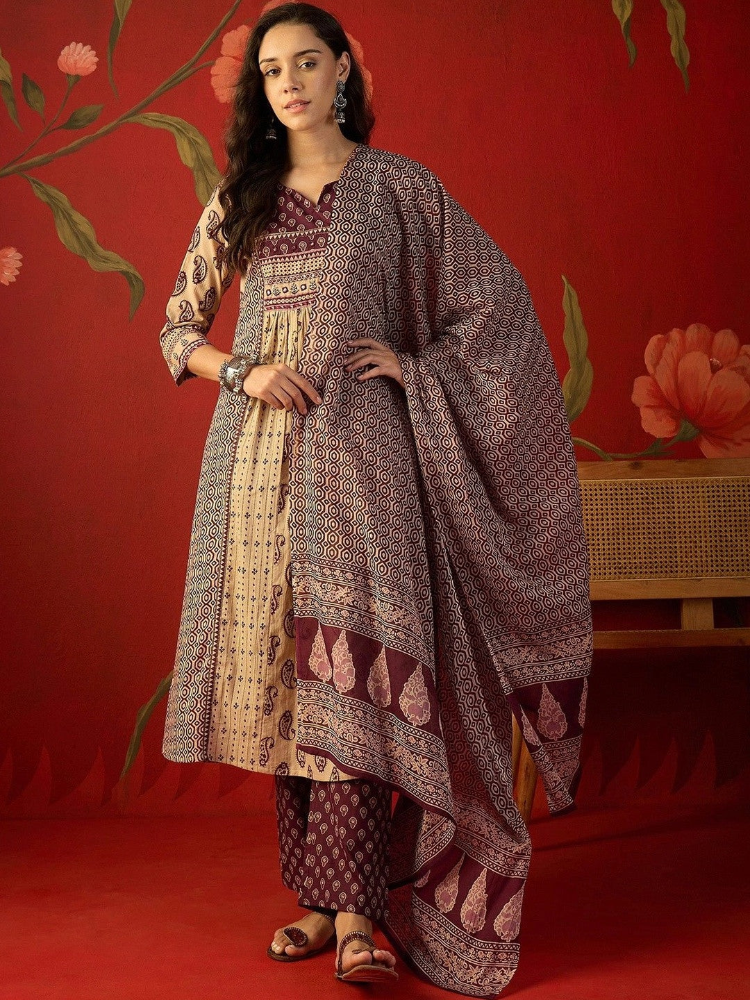 Dhiyona SN Women Paisley Printed Empire Pure Cotton Kurta with Trousers & With Dupatta