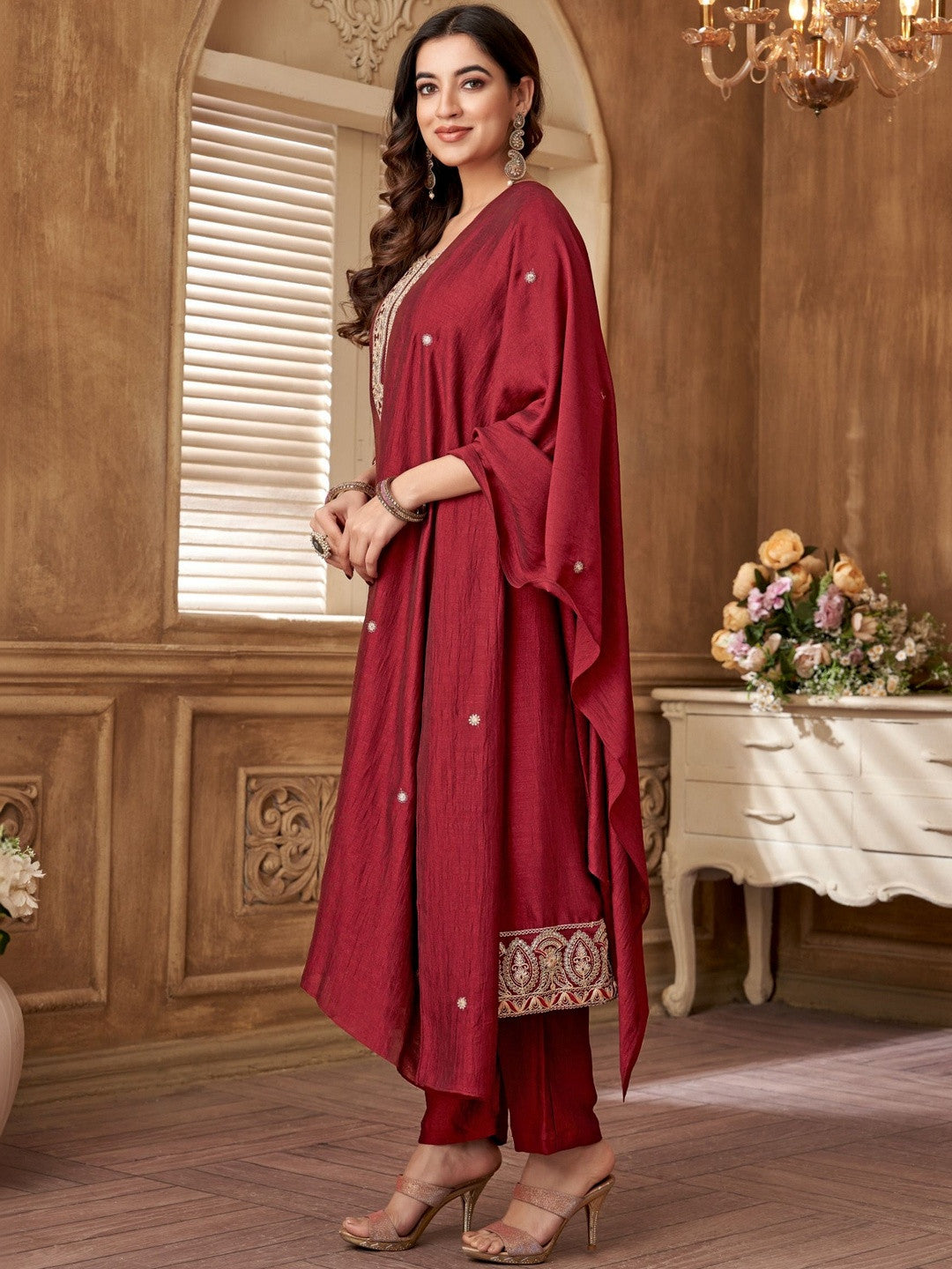 Embroidered Round-Neck Kurta Trousers & Dupatta