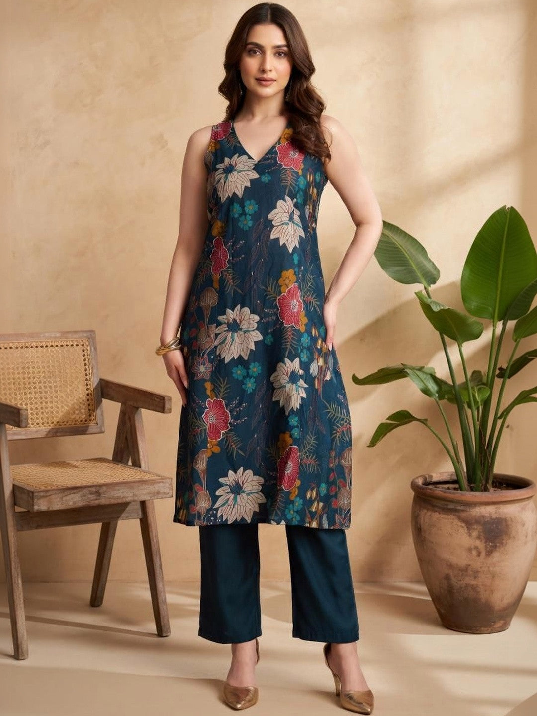 Dhiyona SN Printed V-Neck Kurta & Trousers