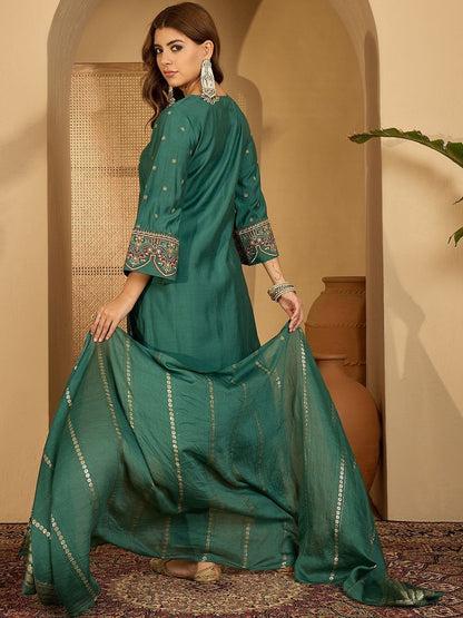 Women Green Embroidered Kurta Sets With Dupatta