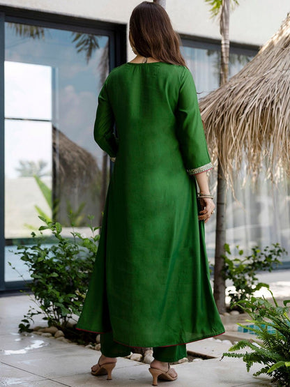 Dhiyona KL Ethnic Motifs Embroidered Sequinned Chanderi Silk Kurta With Trousers & Dupatta