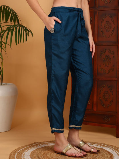 Dhiyona KL Ethnic Motifs Yoke Design Sequinned Kurta & Trousers With Dupatta