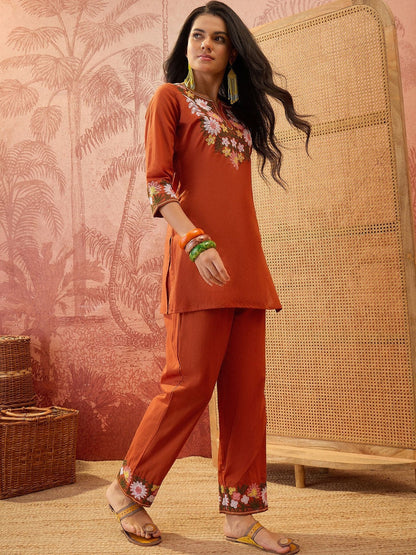 Women Floral Embroidered Regular Thread Work Pure Cotton Kurti with Trousers
